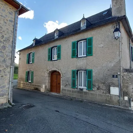 Les Chambres Au Pied Du Rey Homestay *