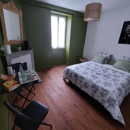 Les Chambres Au Pied Du Rey Homestay